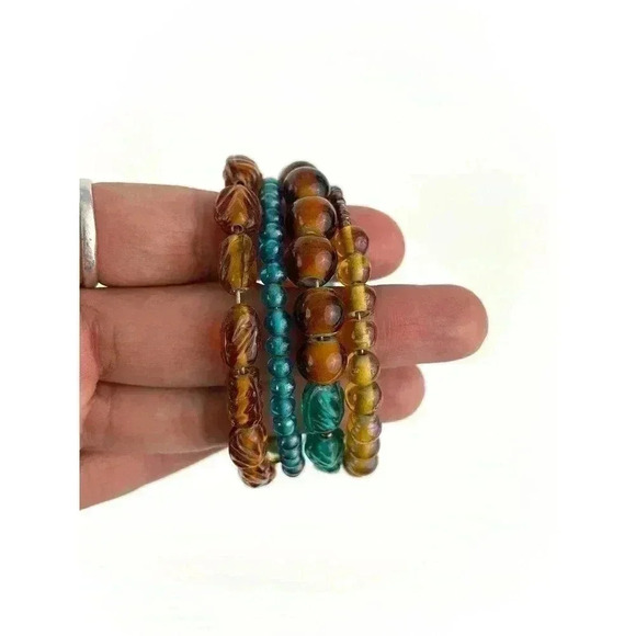 VTG Multi Lucite Carved Beaded Bangle Wired Wrap Bracelet Brown Blue Bell Chime - Picture 3 of 10